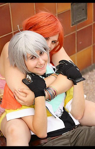 Valentine&#8217;s Day Couples Contest Entry: Pippin &#038; Breena as Hope &#038; Vanille (Final Fantasy XIII)